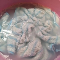 原来清洗毛巾这么简单，水里撒一把，搓一搓就能干净如新，你也快试试吧！
