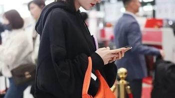 今年冬天流行一种帽，叫“毛绒渔夫帽”，显脸小一搭真好看