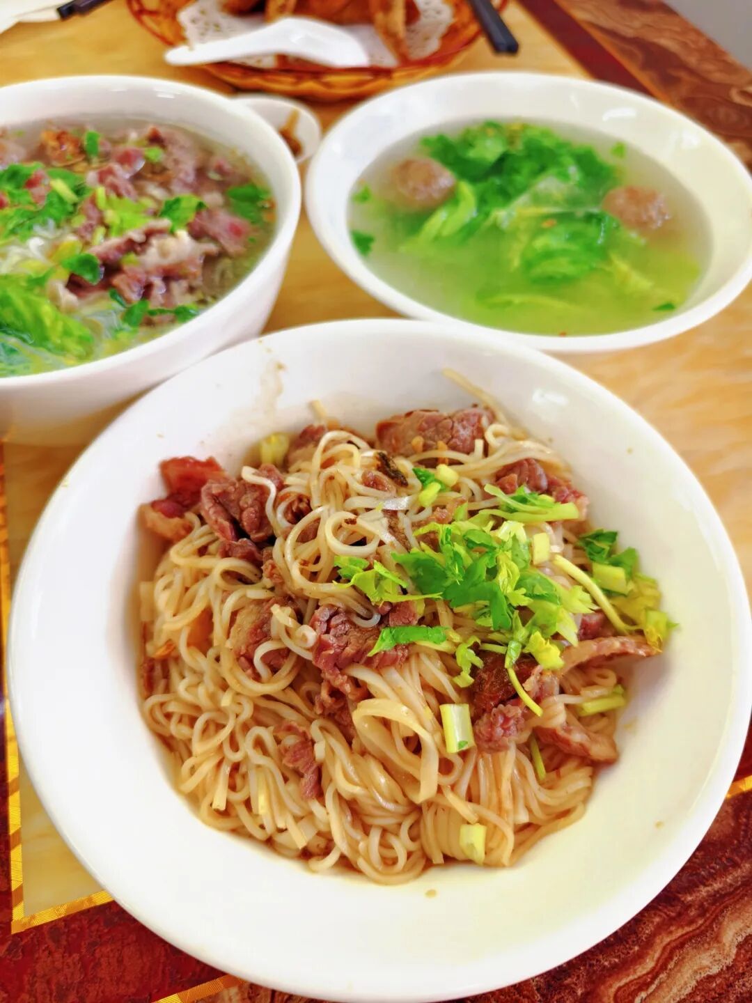 不用回到潮汕,来南海平地,也能吃招牌牛肉汤粉和南姜炸鸡