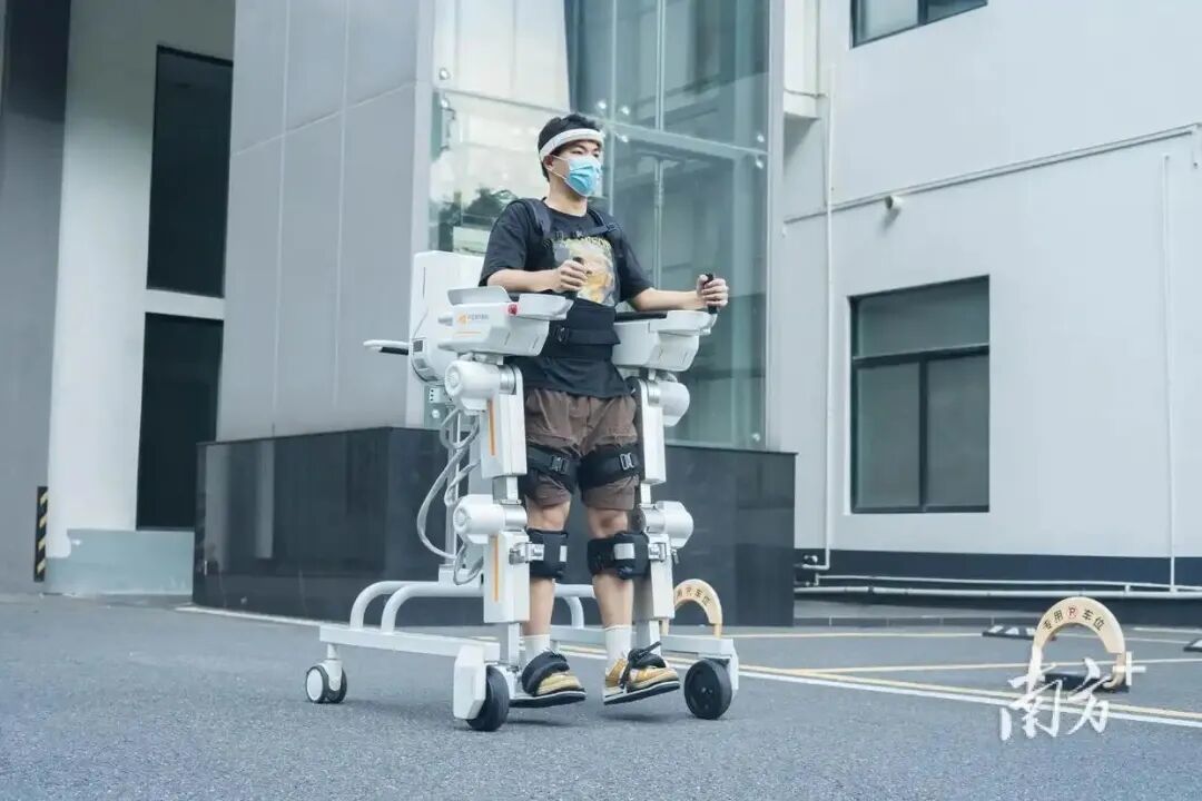 当养老遇上“黑科技”:前沿科技如何重塑银发产业的未来?