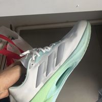 阿迪达斯UltraBoost 22:舒适与支撑兼备
