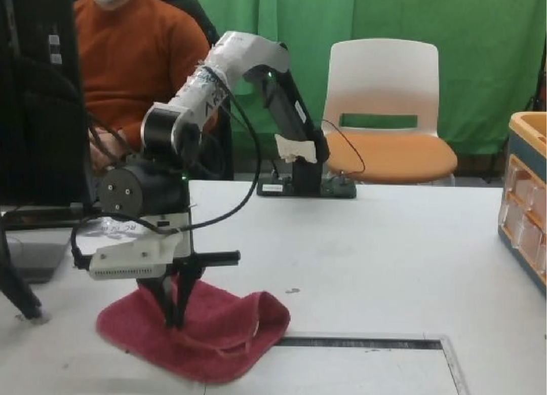 从榜单到“错题集”,RoboChallenge年度报告揭开具身智能真机实测“成绩单”