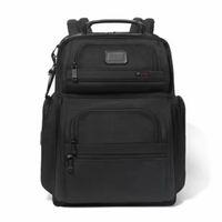 新年给自己选择一款商务双肩背！有面的同时还要品质经久耐用！