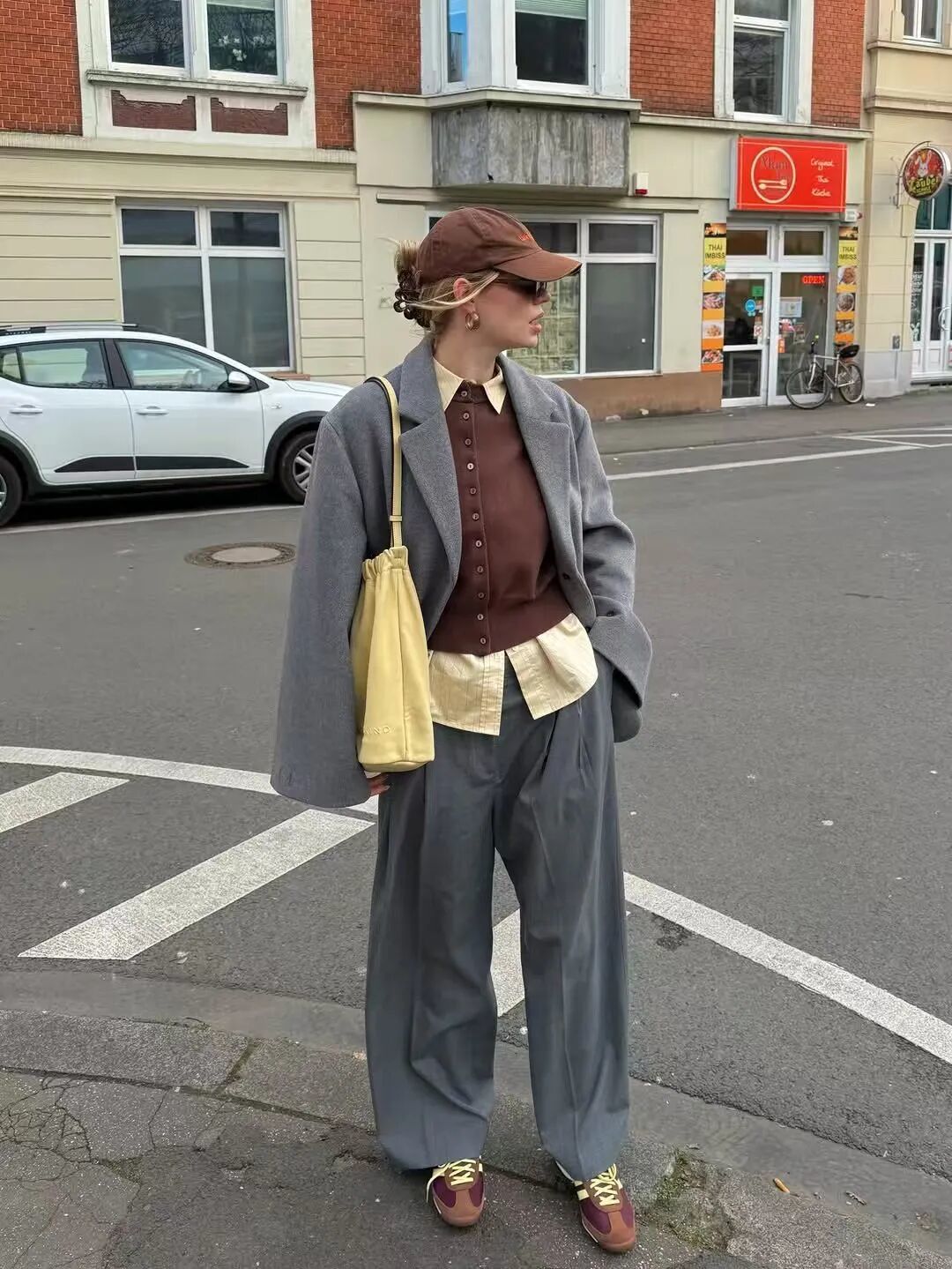 小白鞋地位不保,德训鞋要上位,看看各大博主的穿搭就知道
