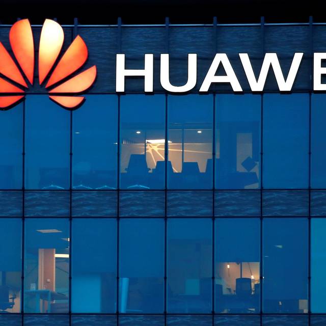 1月手机市场迎来“开门红”：华为重回份额榜首，头部品牌竞争进入“厘米级”