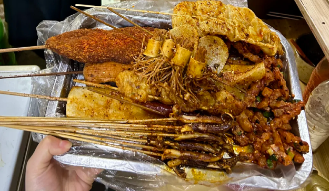重庆观音桥 8 家老巷宝藏小吃!人均 10 元吃到撑,本地人私藏不踩雷