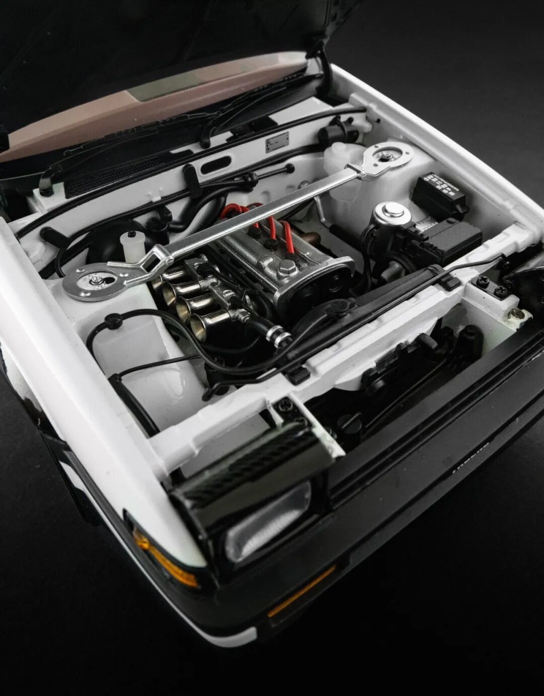 头文字D三十周年纪念!AUTOart 1:18 丰田 AE86 最终版