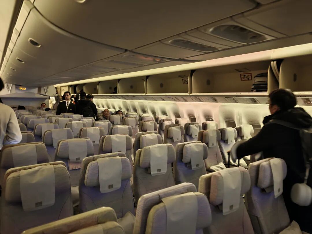 航空体验—阿联酋航空三舱773同样飞跃卓越?