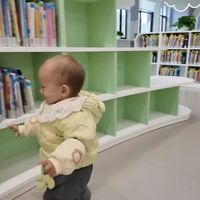 孩子一岁了，一直不让孩子用早教机、点读笔，错了吗