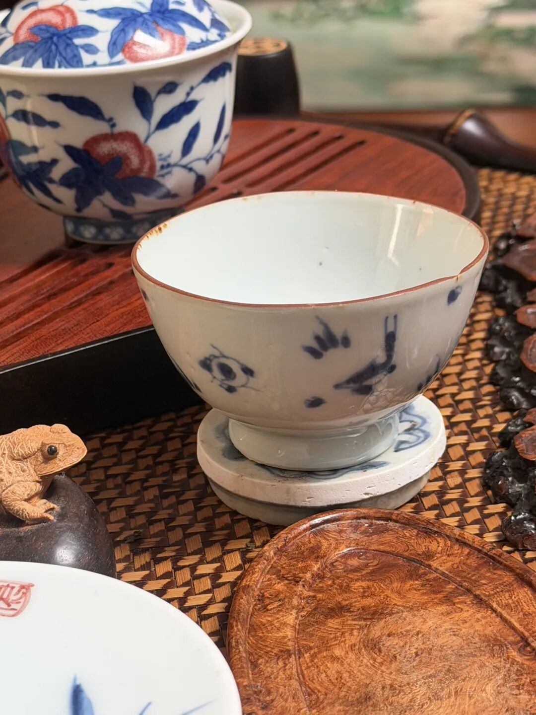“斯是陋室，惟吾德馨”，作为一名杭城“80后”资深业余收藏的爱好者，简单与您聊聊二十六年的收藏心得及体会