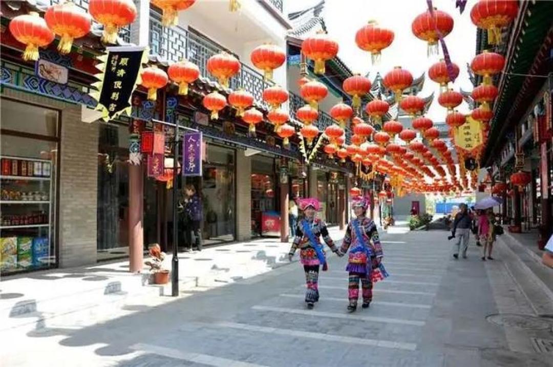 滇中藏不住了!楚雄21℃暖冬,一半是山水秘境,一半是舌尖热辣
