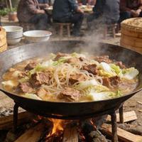 特厨探店湖南居民楼，柴火土鸡钵好吃到想偷锅，汤汁拌饭绝了