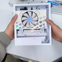 9600x+5060 itx主机 可谓4.9升网游天花板了 cpu 9600x
内存 金百达银爵ddr5 6000 c30 海力士m
主板 铭瑄b650ice
固态 西数sn5000 1tb
散热 利民x47纯白
机箱 itx冰淇淋
显卡 rtx5060萌宠
电源 定制1u静音（670w老化测试，金牌，16pin供电，智能启停）
#itx主机 #itx #小主机 #电脑配置 #三角洲行动