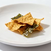 低卡零食真能解馋不胖?看清每100克热量和代糖类型,这三类人别再被“每份低卡”骗了