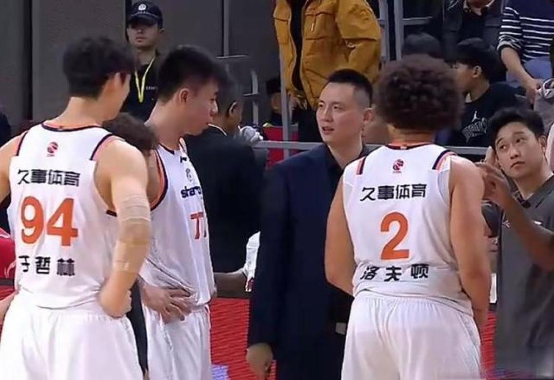 广东队二连败,双小外48+18发挥出色,萨林杰离队倒计时