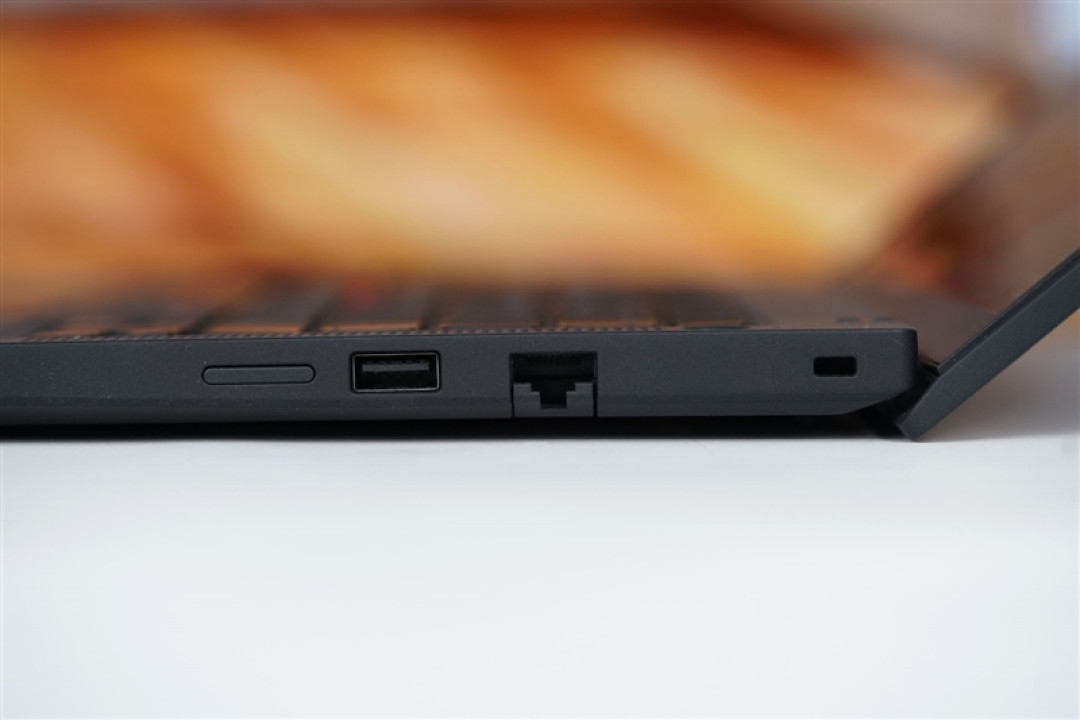 AI加持下的精英商务本 联想ThinkPad T14 Gen6笔记本评测:28W锐龙能效喜人 内建NPU更灵活