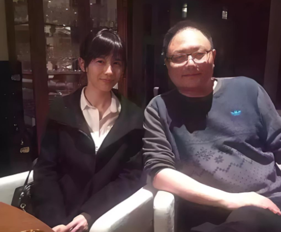 怎样看待papi酱因为孩子随父姓被某些网友辱骂?