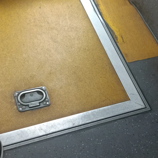 公交车一块地板，藏着社会的温情