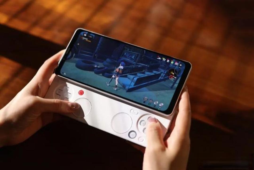 搭载 MediaTek 天玑 9300,AYANEO Pocket PLAY 将掌机灵魂融入游戏手机