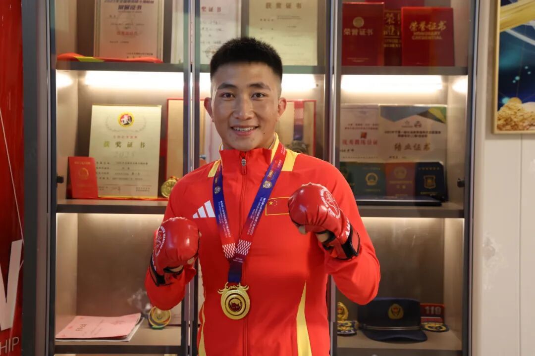 专访田龙（一）｜从摔跤赛场的追梦人到综合格斗的亚洲冠军 走进亚锦赛中国队首金幕后的故事