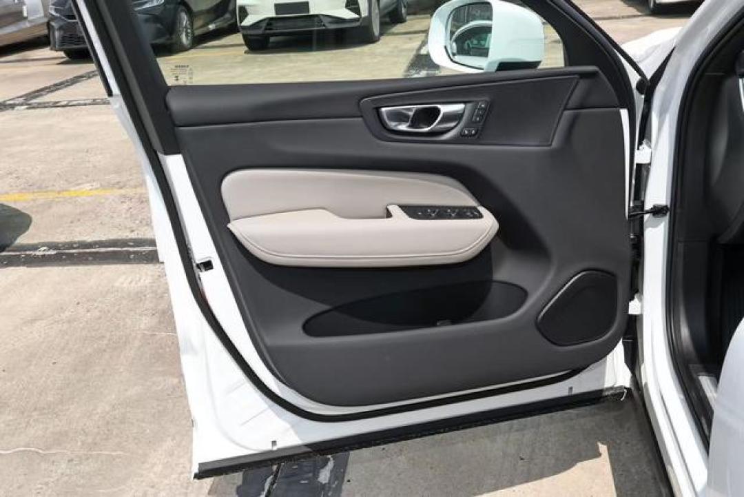 解构沃尔沃XC60安全密码：从钢筋铁骨到智能守护的全维度硬核实力