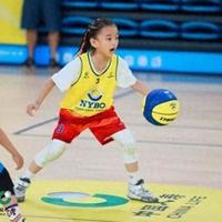 担任队长夺得多项赛事冠军，福州9岁篮球女孩走红网络