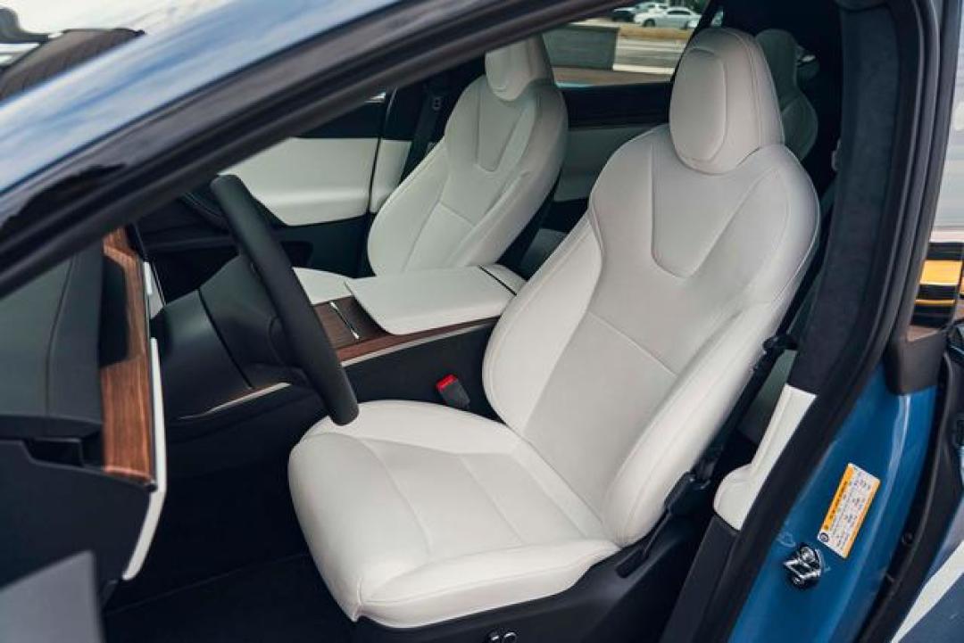 “鹰翼门” 十年不过时的设计:2026 款 Model X 还有这些惊喜?