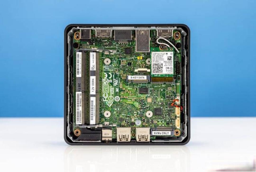 英特尔 NUC 12 Pro “华尔街峡谷” 评测(带风扇和无风扇版)
