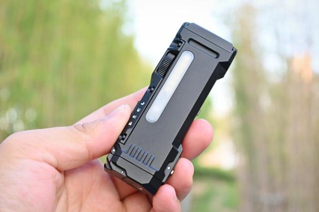 好玩儿又实用!务本X4 EDC扁筒手电体验