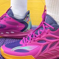 李宁闪击12低帮男款篮球鞋专业升级