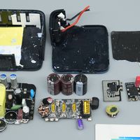 一个顶四个，还比苹果140W更小，倍思140W四口氮化镓充电器拆解