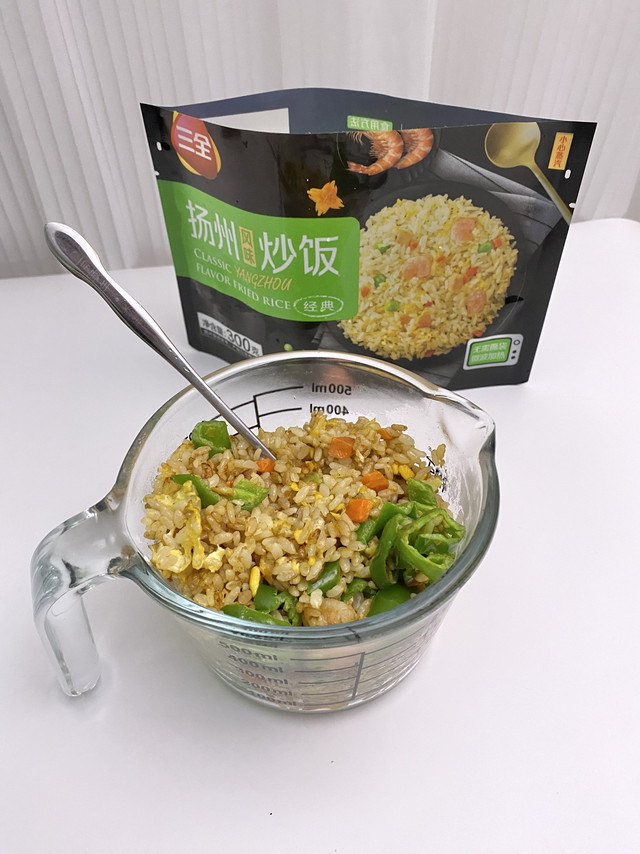 3.99元300克三全扬州预制炒饭开箱分享