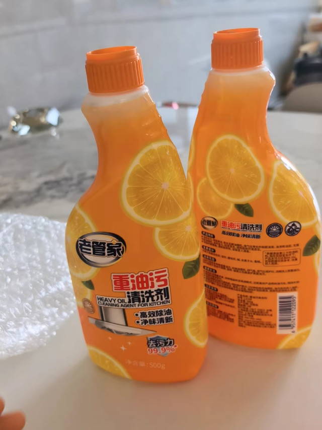 老管家重油污清洁剂：年底厨房大扫除的得力助手