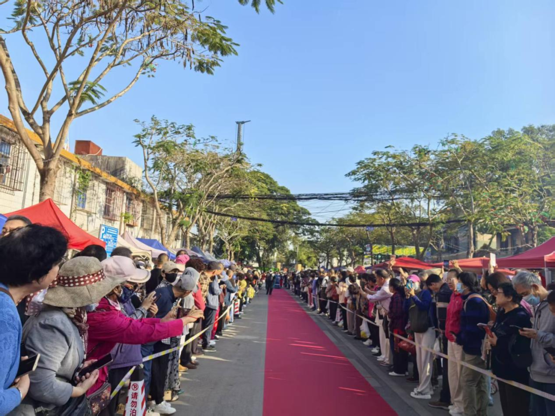 当“旅居民模”穿上非遗霓裳:景洪嘎洒这场走秀让新市民成为文化“代言人”