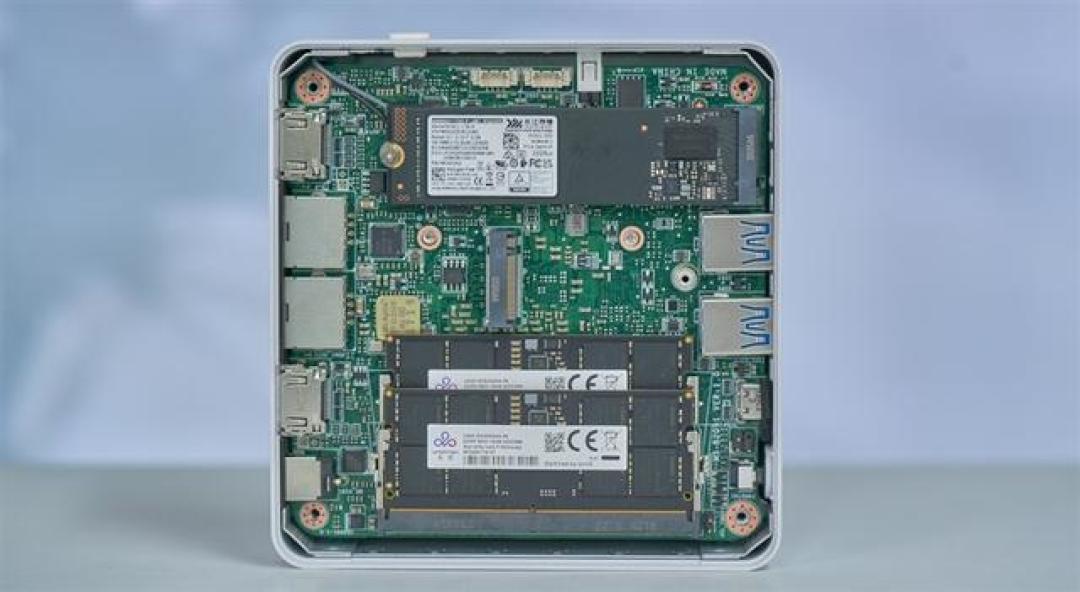 微星 Cubi NUC AI迷你电脑磁盘性能测试：为什么说长江存储PC411是优秀的OEM SSD