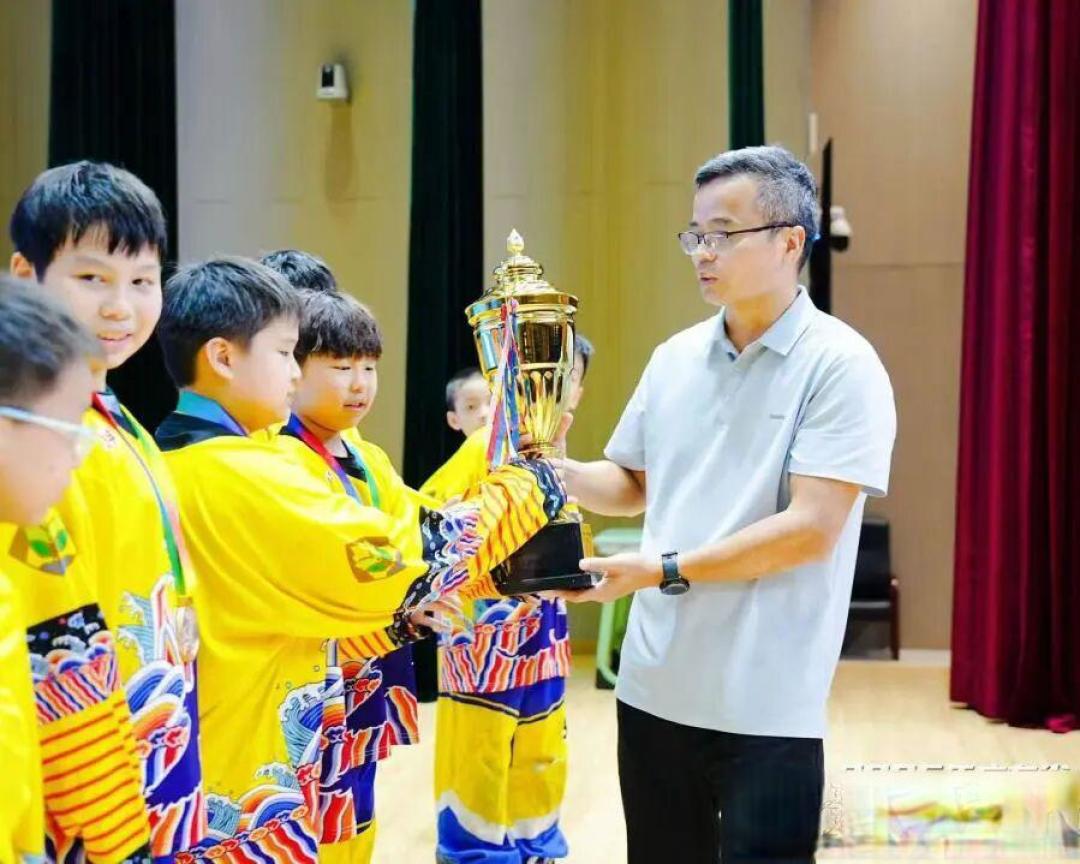 奋力征战 荣耀加冕——广州市满族小学轮滑冰球队参加省赛再获佳绩