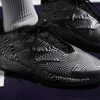 LIGHTSTRIKE Pro中底真能打？Crazy Energy+ vs 主流实战鞋，回弹与外场耐磨成关键分歧点