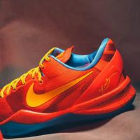 Kobe 8 马年复刻版值不值得买？React中底升级与外底耐磨性成关键分水岭