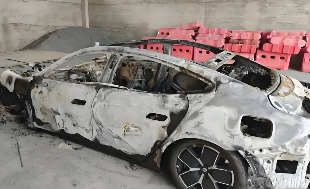 成都小米汽车起火事件,满屏的热搜却连品牌都不敢提