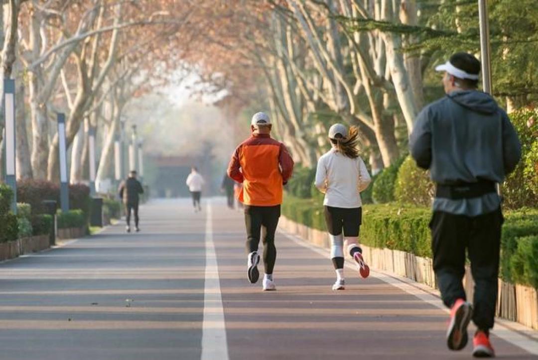 男子常年晨跑却脑溢血猝死!医生揭示背后致命误区