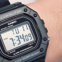 腕间复古暖光，以长久赴热爱——我的卡西欧W-218H「老物件」絮语