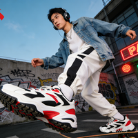 别只看颜值！老爹鞋选对不踩雷，关键在这四个参数和你的脚型场景