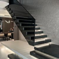 玻璃+实木楼梯怎么搭？安全防滑与通透感的平衡才是关键