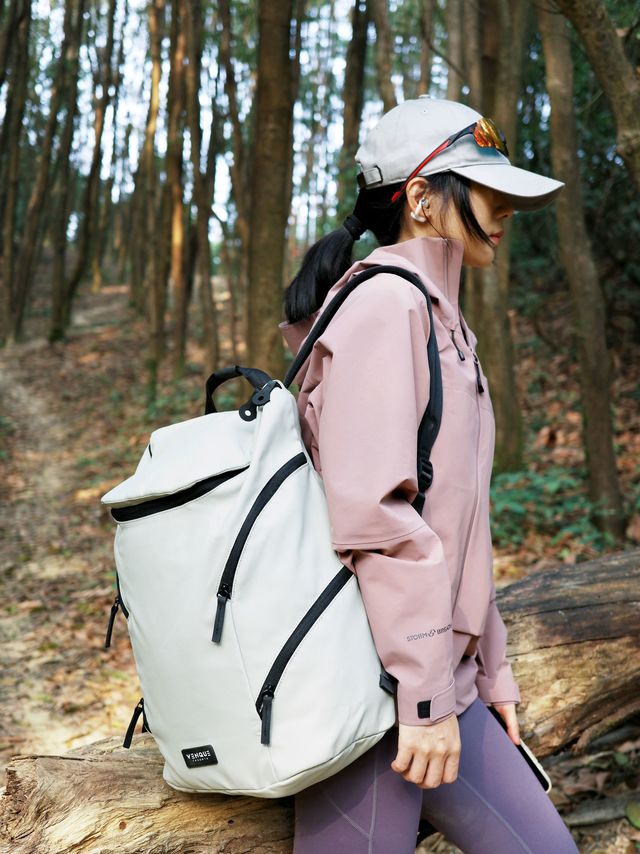 可以放电脑通勤和户外徒步双开的背包