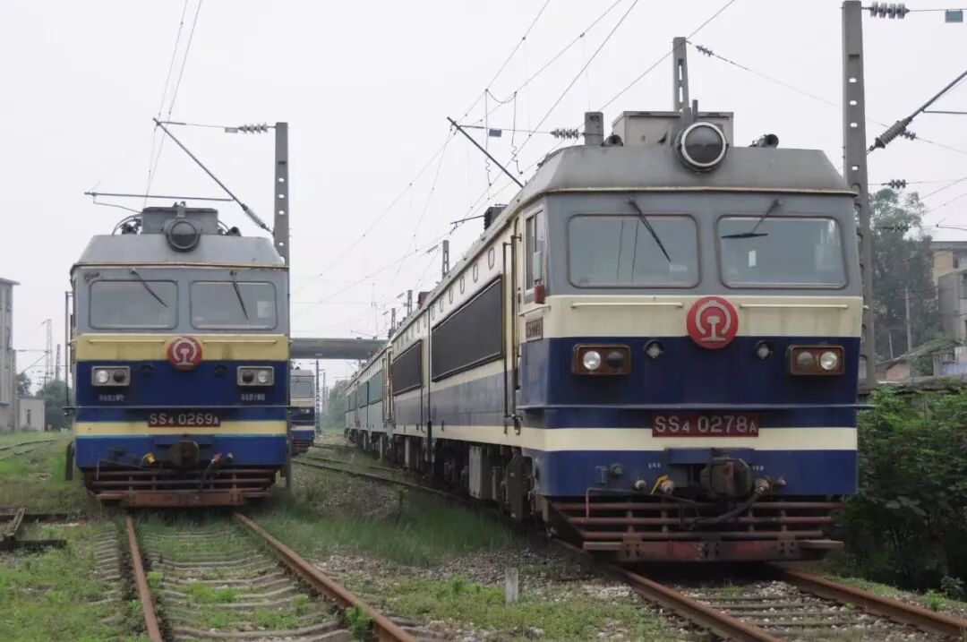预定进行时|钢铁驼队的功勋者——SS4改进型电力机车