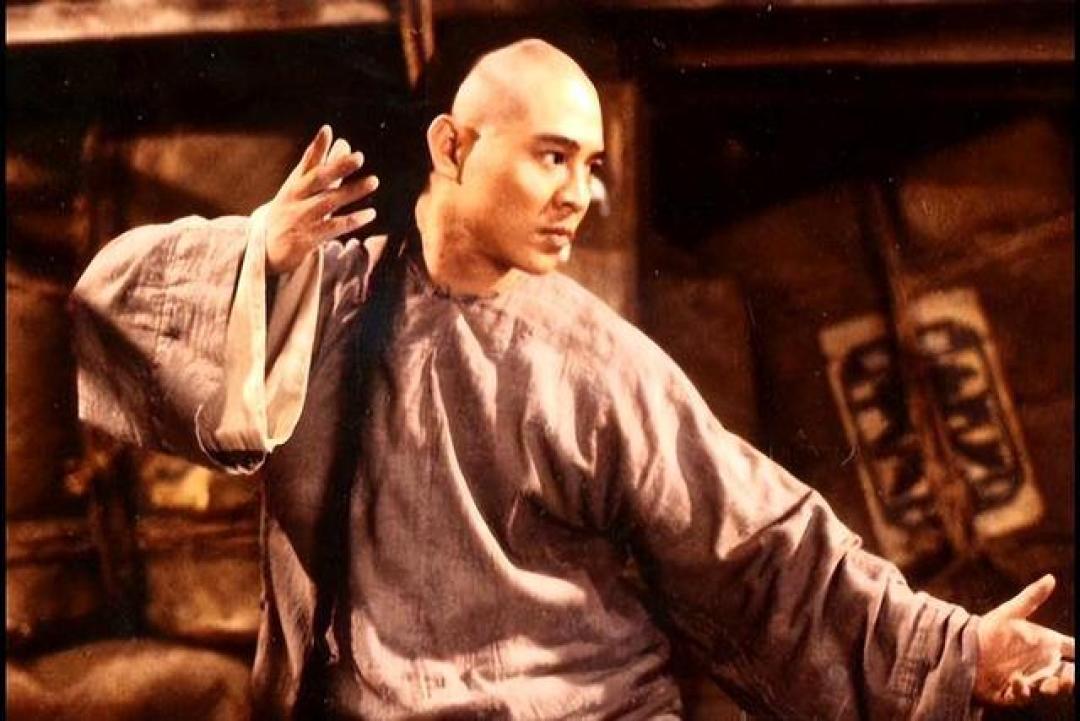 62岁李连杰亲身上阵做高难度动作