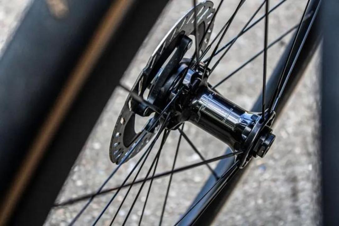 禧玛诺 Dura - Ace C60 轮组评测