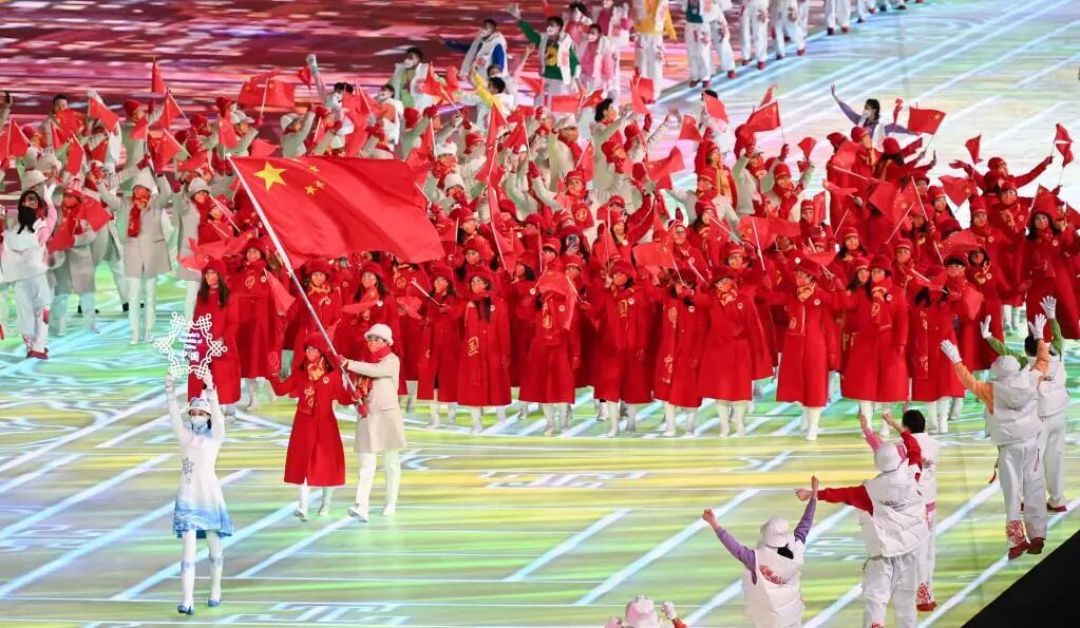他们引领中国代表团入场!历届冬奥开幕式中国旗手盘点