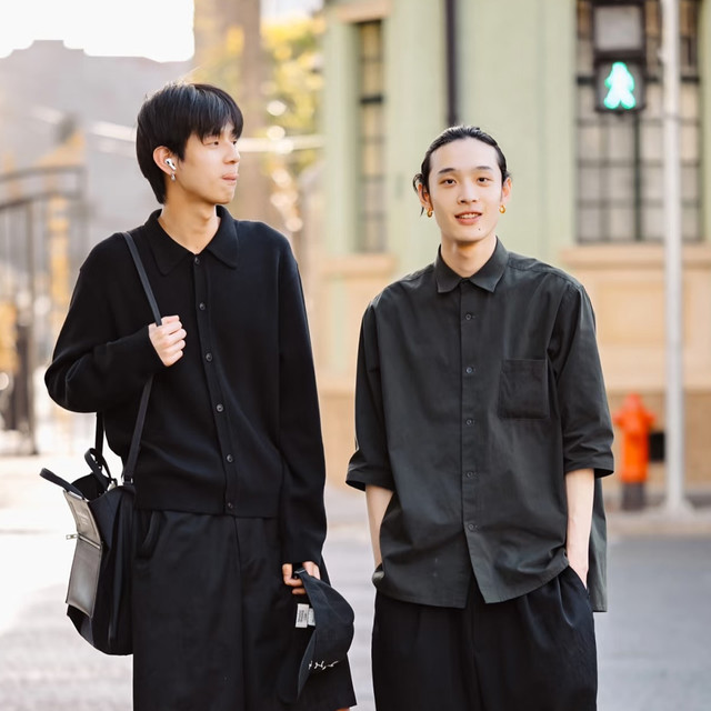 去上海才发现：很多人穿着萨洛蒙、昂跑，果然还是中产跑鞋有魅力