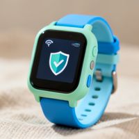 2024年儿童智能手表功能分化加剧：超六成新品主打社交，监管新规明确限制娱乐与开放社交功能